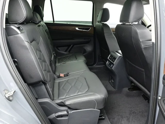 New 2026 Pure Gray Volkswagen 2.0T SE W/TECHNOLOGY image 8