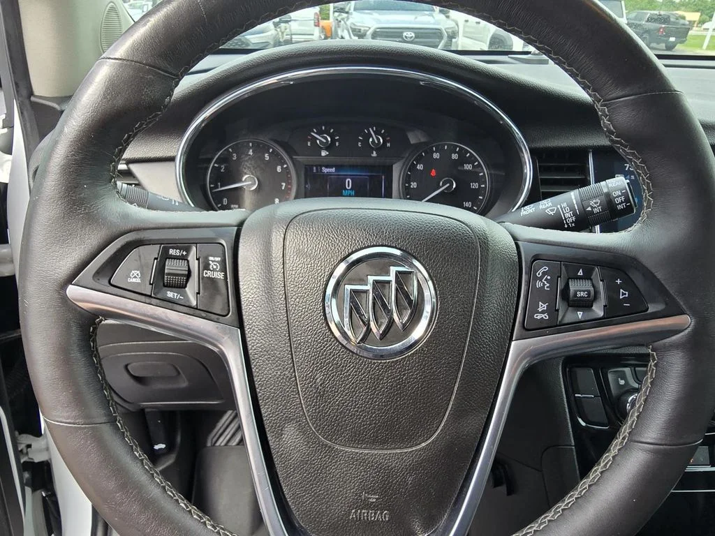 Used 2020 Summit White Buick Essence image 11