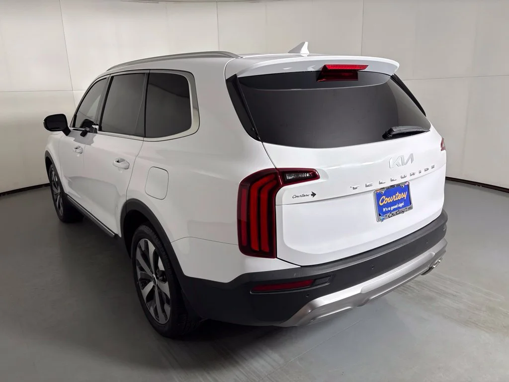 Used 2022 White Kia EX image 6