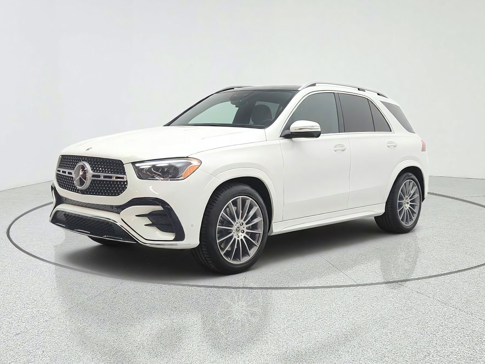 Certified Used 2024 MANUFAKTUR Diamond White Metallic Mercedes-Benz GLE 450 4MATIC® SUV image 1