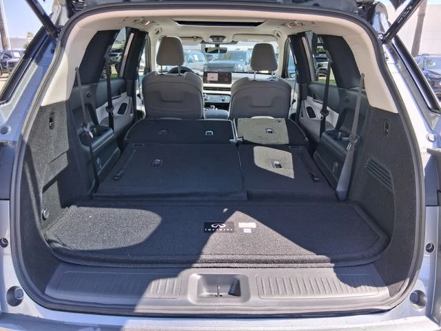 New 2027 GRAPHITE SHADOW INFINITI Luxe FWD image 6