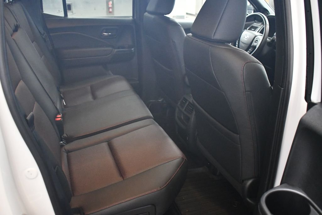 Certified Used 2023 Platinum White Pearl Honda Black Edition image 32