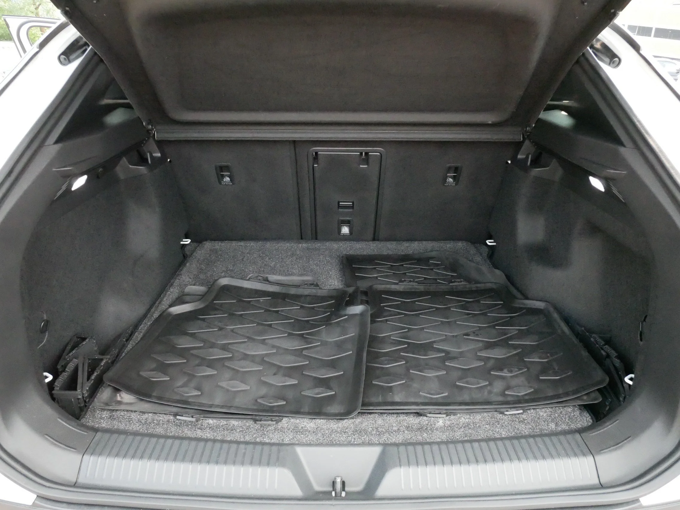 Certified Used 2023 Opal White Pearl Volkswagen Pro S image 18