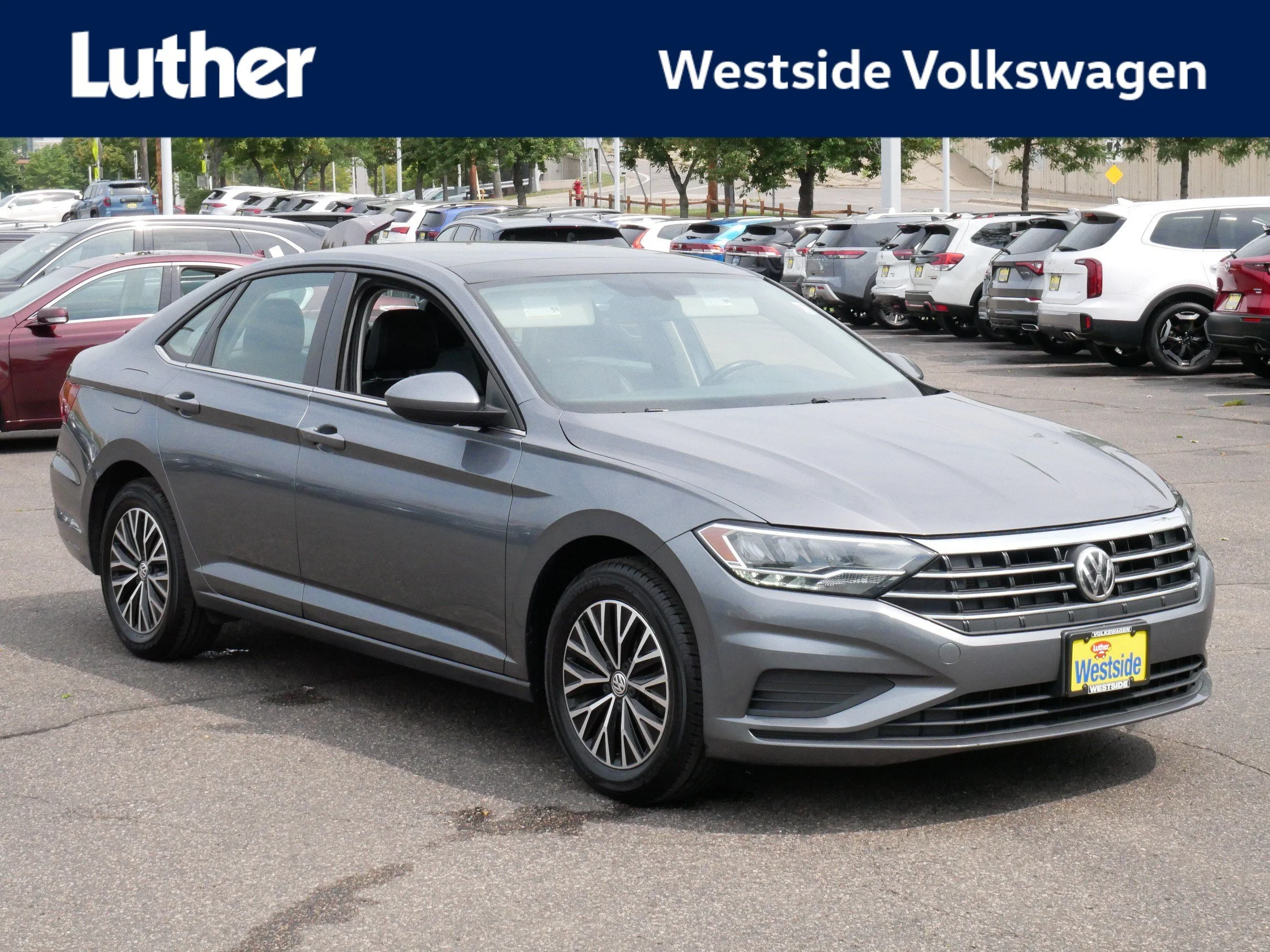 Used 2019 Platinum Gray Metallic Volkswagen SE image 1