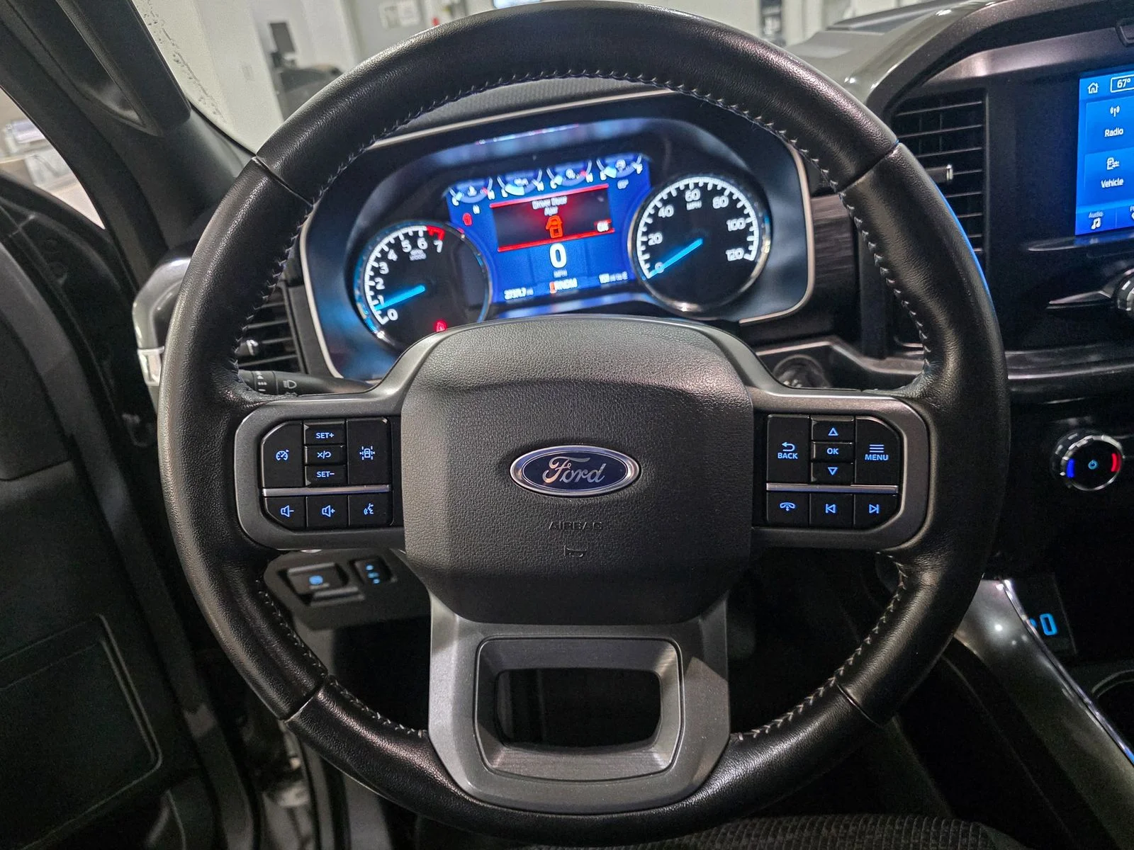 Used 2022 Silver Ford XLT image 34