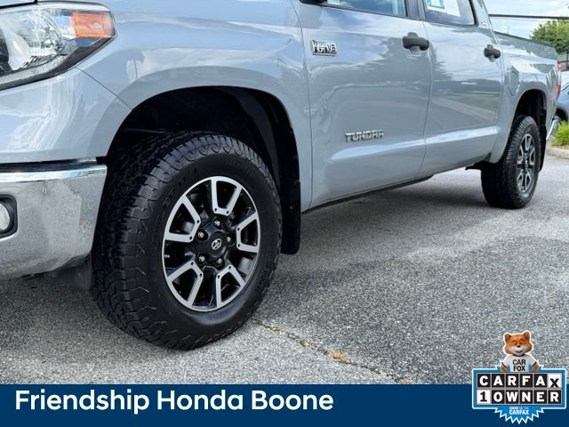 Used 2019 Gray Toyota SR5 image 9