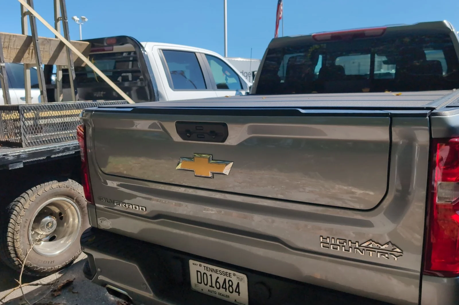 Used 2023 STERLING GRAY METALLIC Chevrolet High Country image 6
