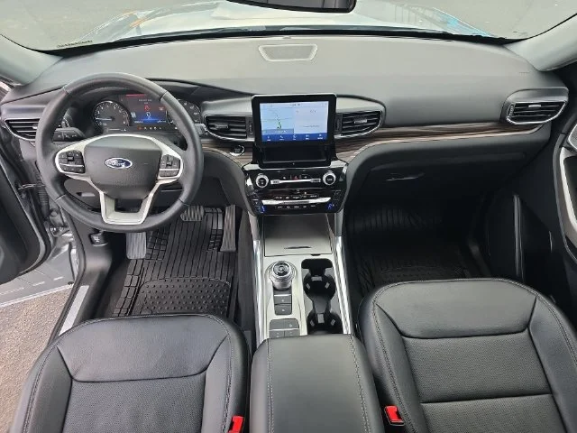 Used 2023 Silver Ford Limited image 10
