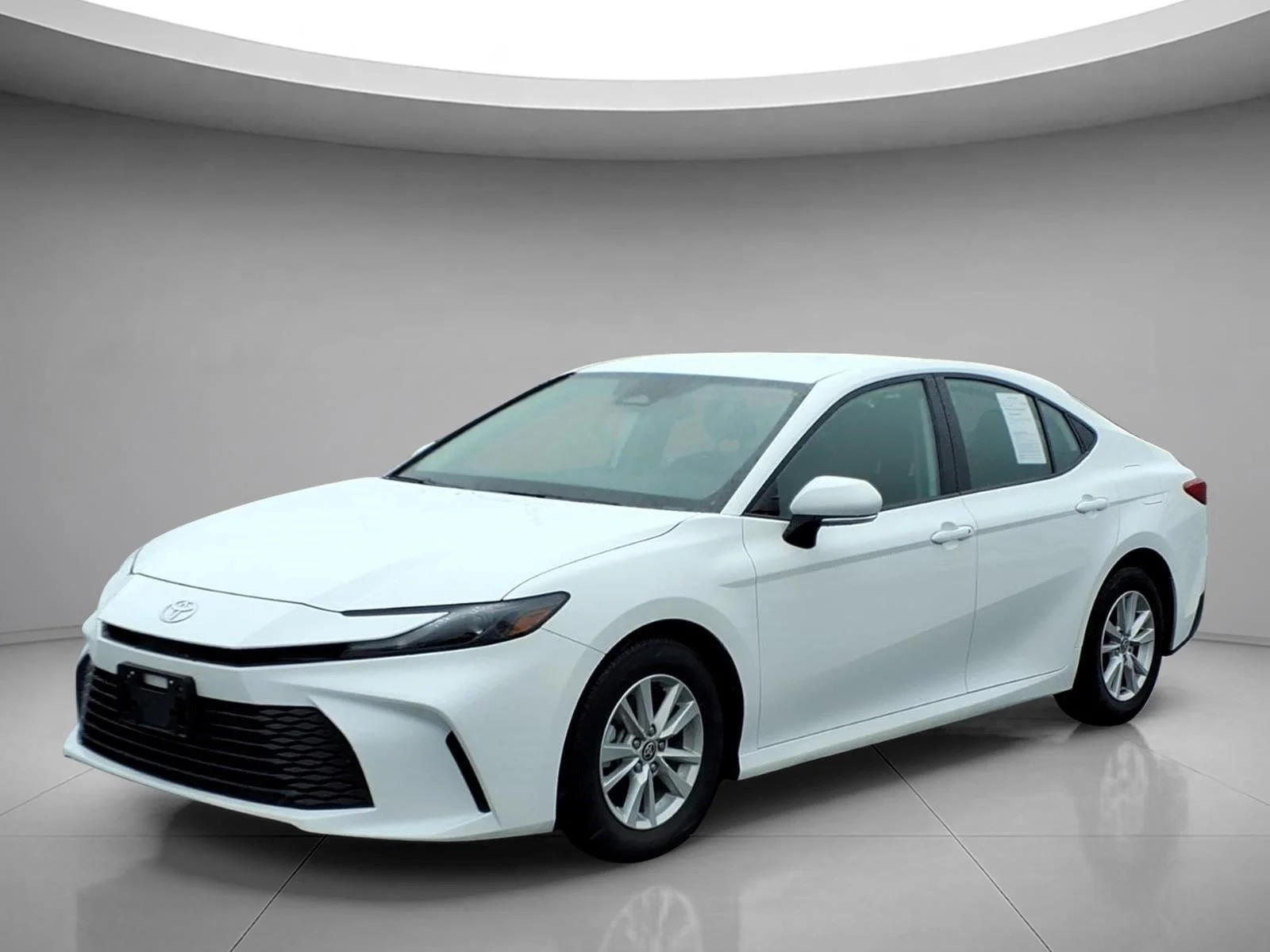 Used 2025  Toyota LE image 1