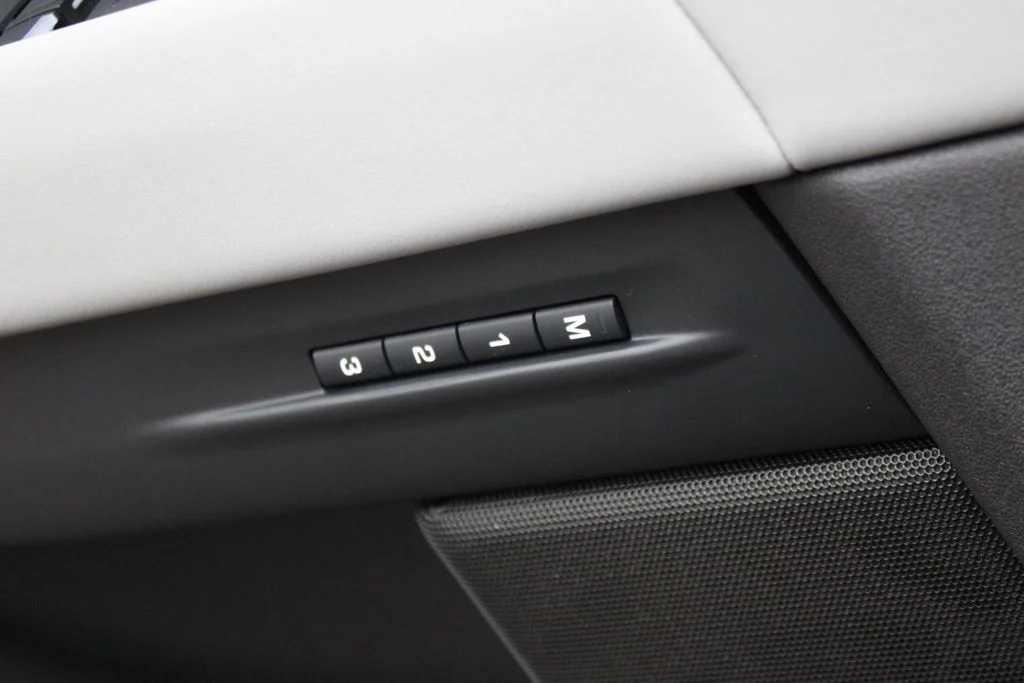 Certified Used 2026  Land Rover Dynamic image 14