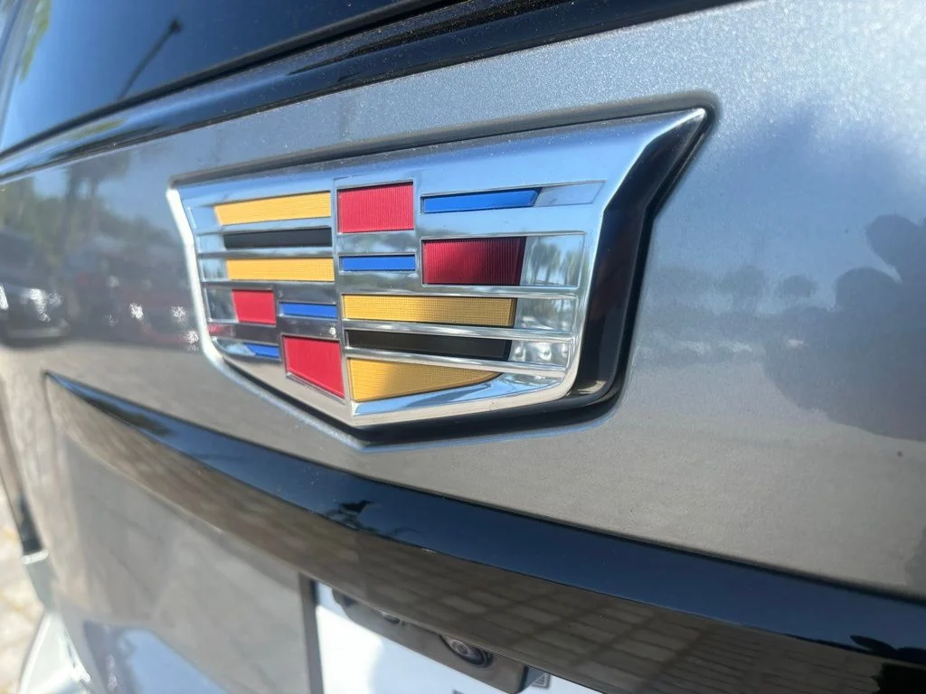 Used 2025 Silver Cadillac Sport Platinum image 10