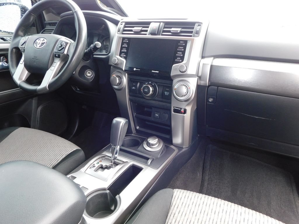 Used 2020 Classic Silver Metallic Toyota SR5 image 15