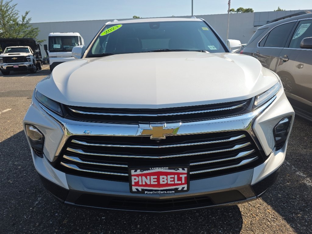 Certified Used 2023 Iridescent Pearl Tricoat Chevrolet Premier image 2