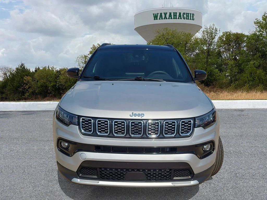 Used 2025 Silver Jeep Limited image 2