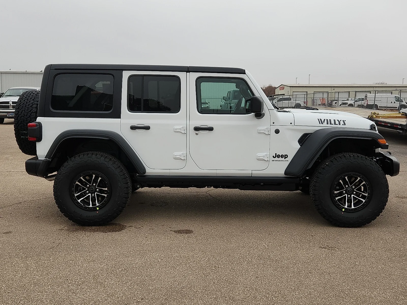 New 2026 Bright White Clear-Coat  Paint Jeep 4-DOOR WILLYS image 5