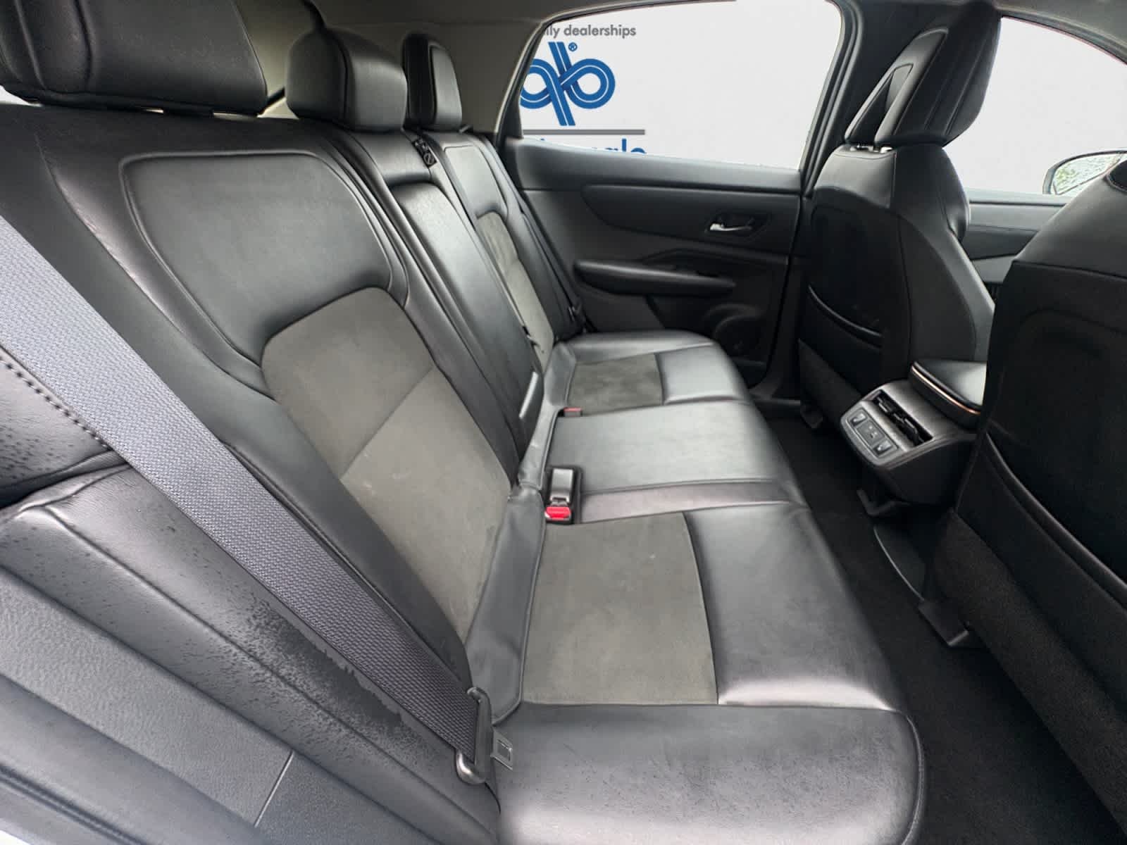 Used 2023 Everest White Pearl Tricoat/Black Diamond Pearl Nissan ENGAGE image 20