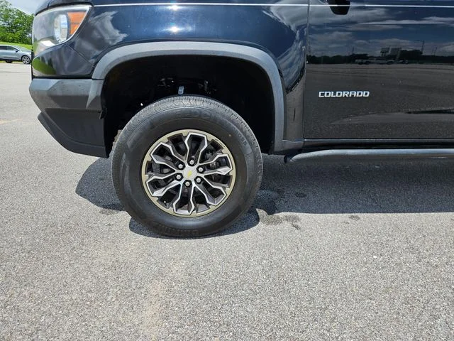 Used 2020 Black Chevrolet ZR2 image 27