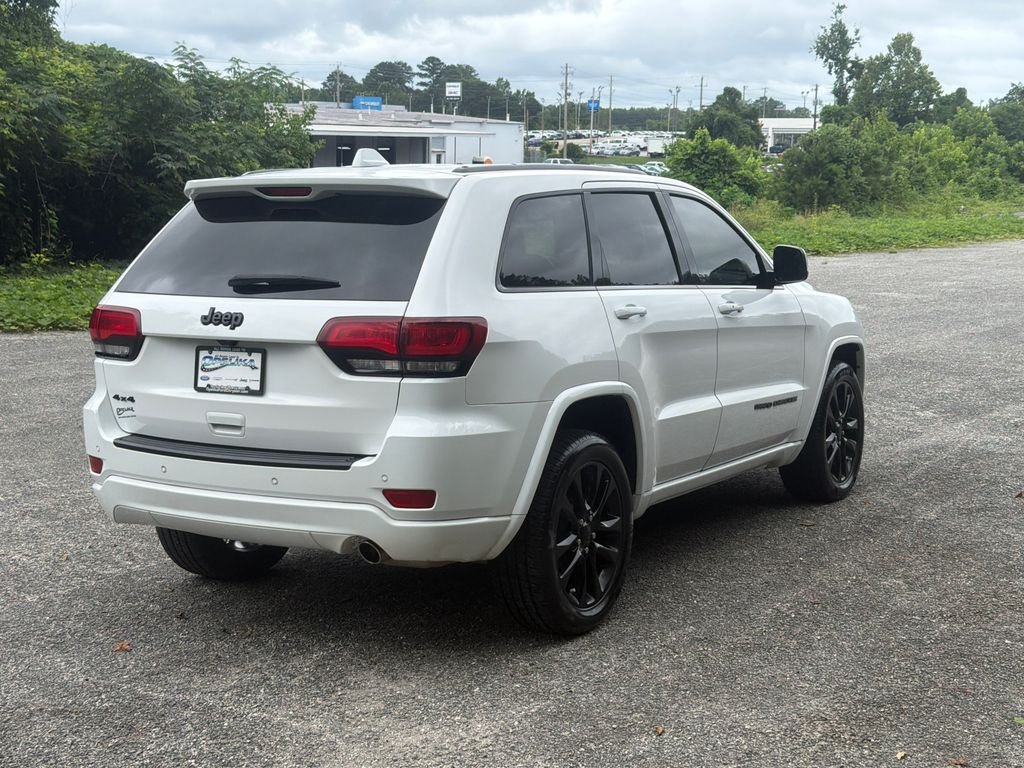 Used 2021 White Jeep Laredo X image 20