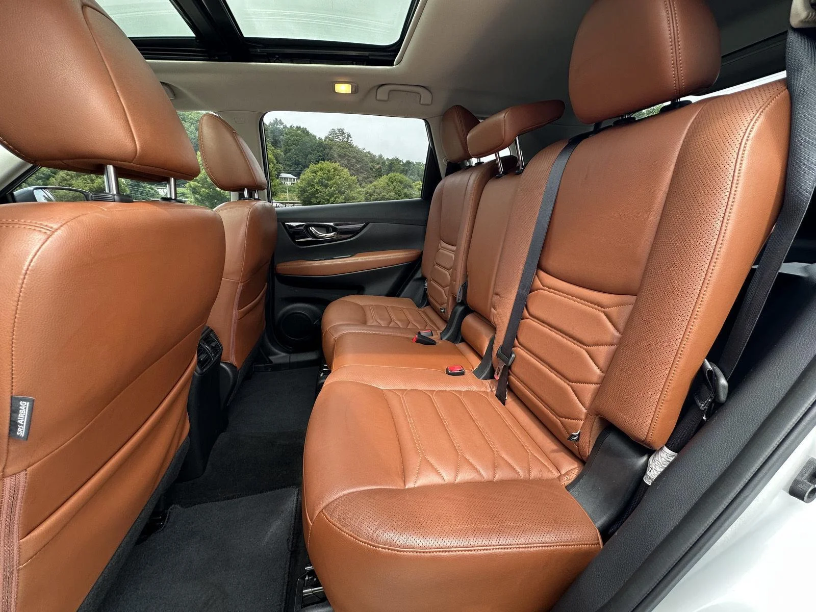 Used 2017 Brilliant Silver Nissan SL image 11