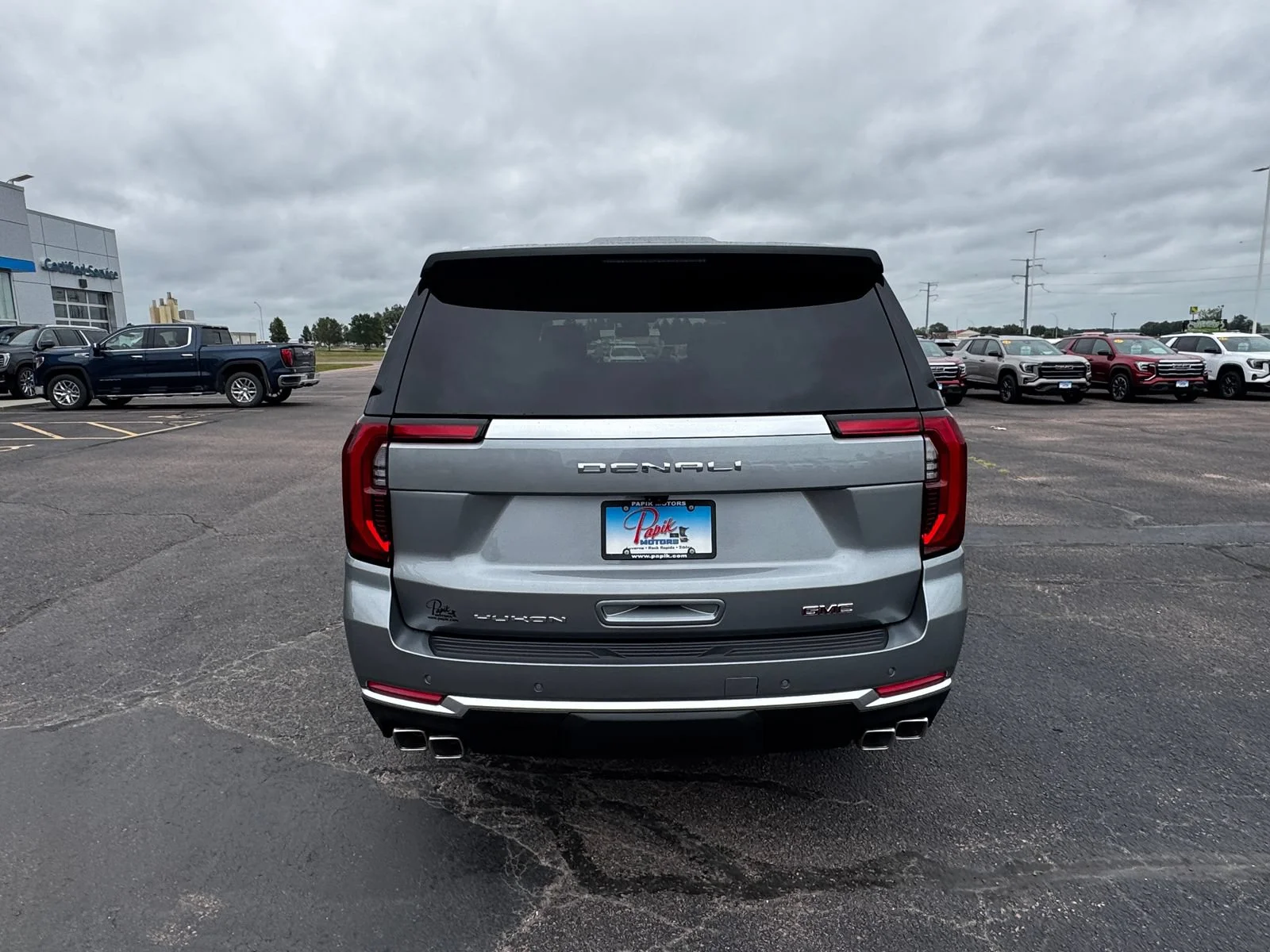 2026 GMC Yukon XL Denali - Photo 8