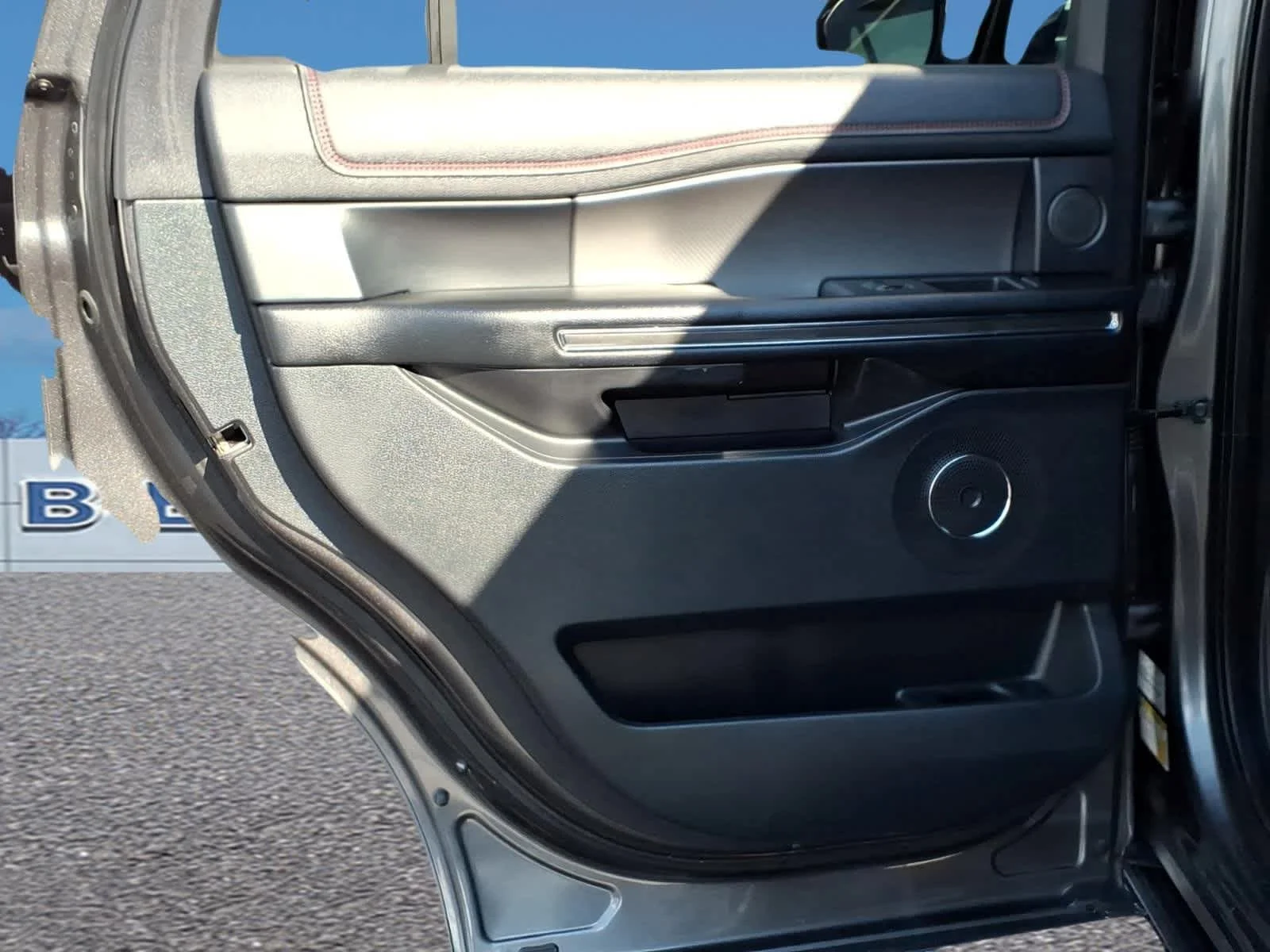 Used 2019 Magnetic Ford Limited image 28