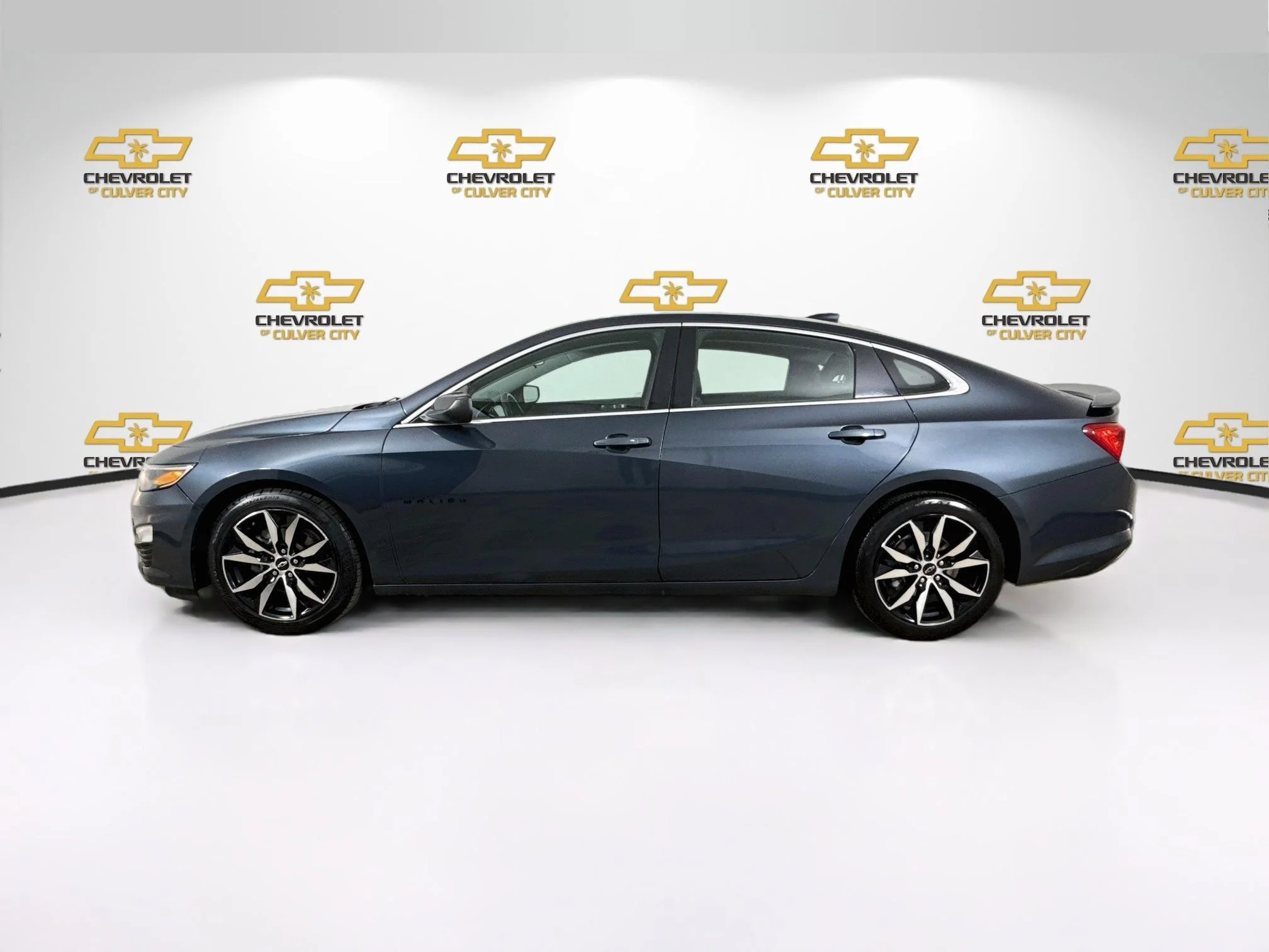 Used 2020 SHADOW GRAY METALLIC Chevrolet RS image 5
