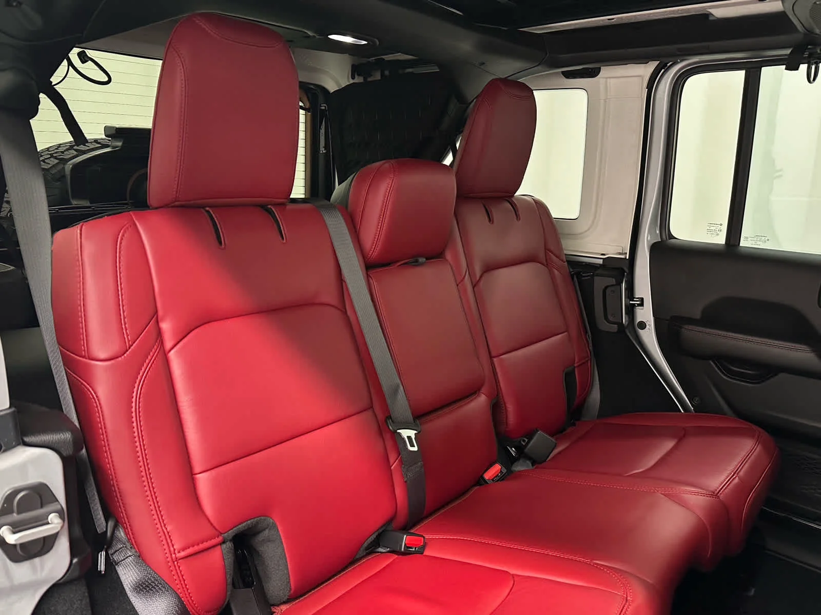 Used 2024 Silver Zynith Clearcoat Jeep Rubicon 392 image 22