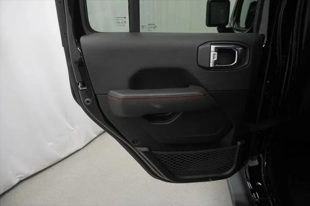 New 2026 Black Clear-Coat Exterior Paint Jeep Rubicon image 30