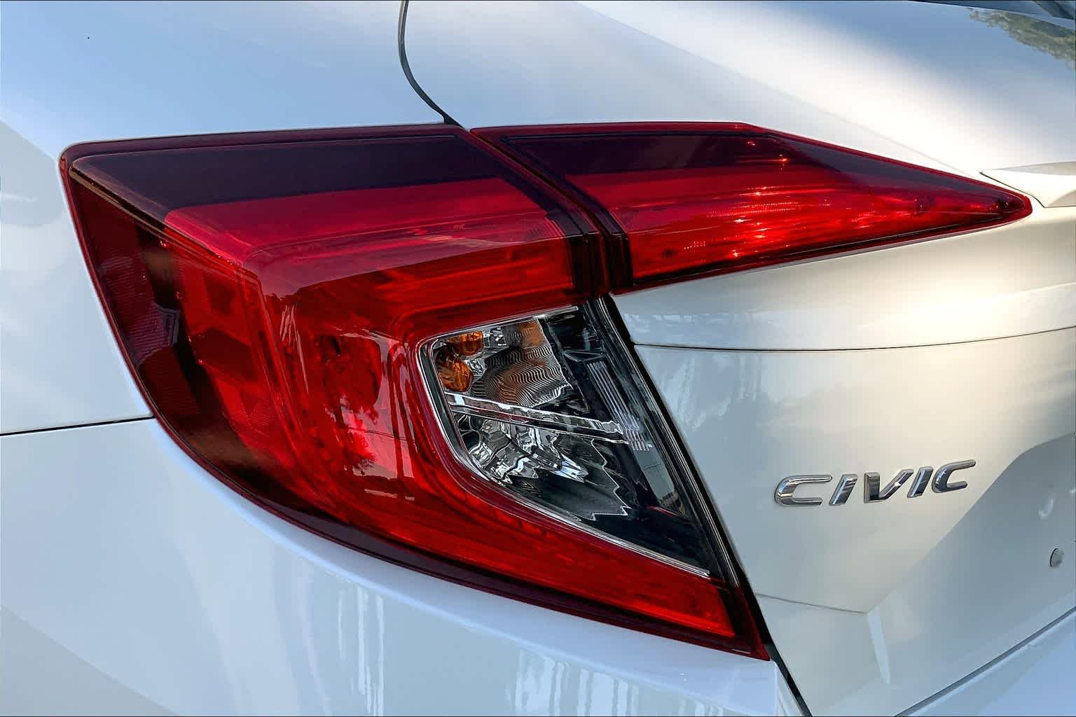 Used 2019 Platinum White Pearl Honda EX-L image 28