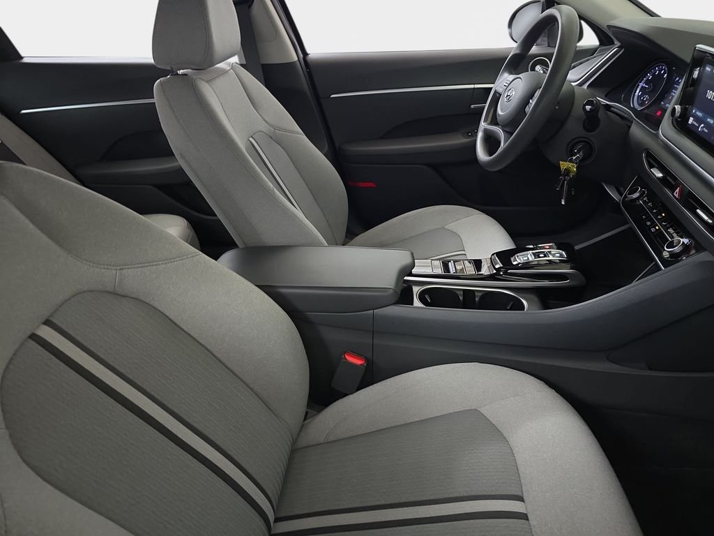 Used 2021 Portofino Gray Hyundai SE image 10