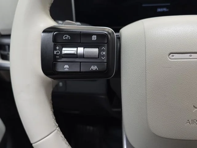 Used 2024 White Hyundai SE image 16