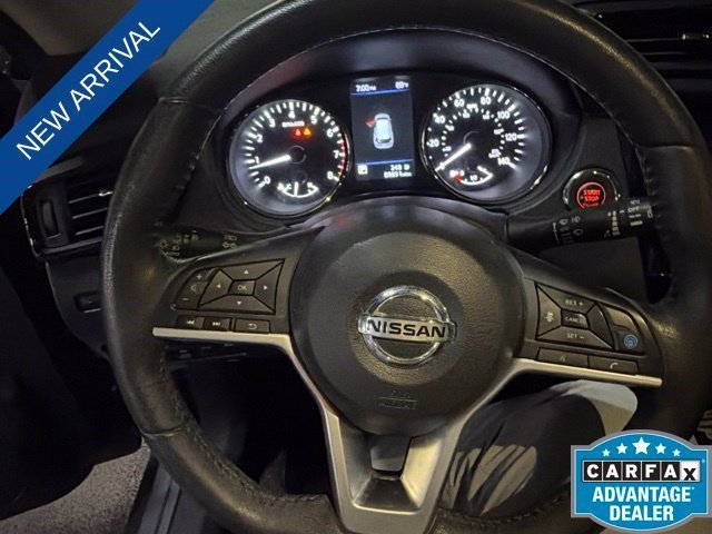 Used 2019 Gun Metallic Nissan SL image 15