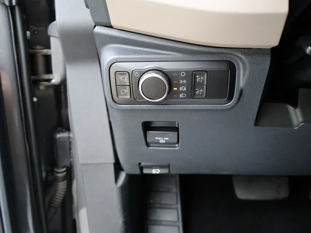 Used 2024 Carbonized Gray Metallic Ford Wildtrak image 35