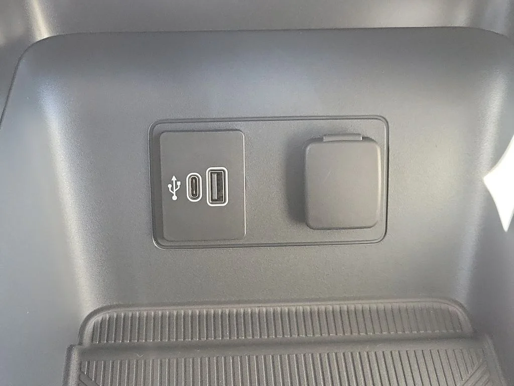 New 2026 Star White Metallic Tri-Coat Ford Active image 24