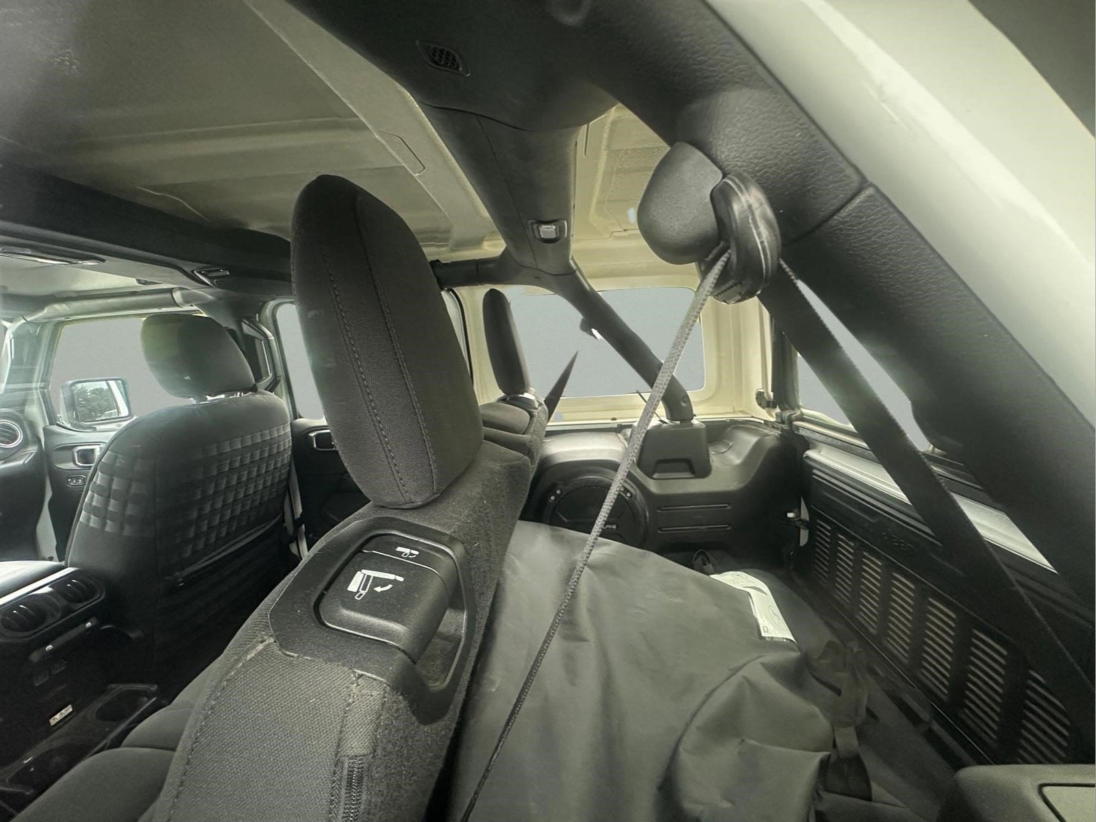 Used 2019 Bright White Clearcoat Jeep Sahara image 23