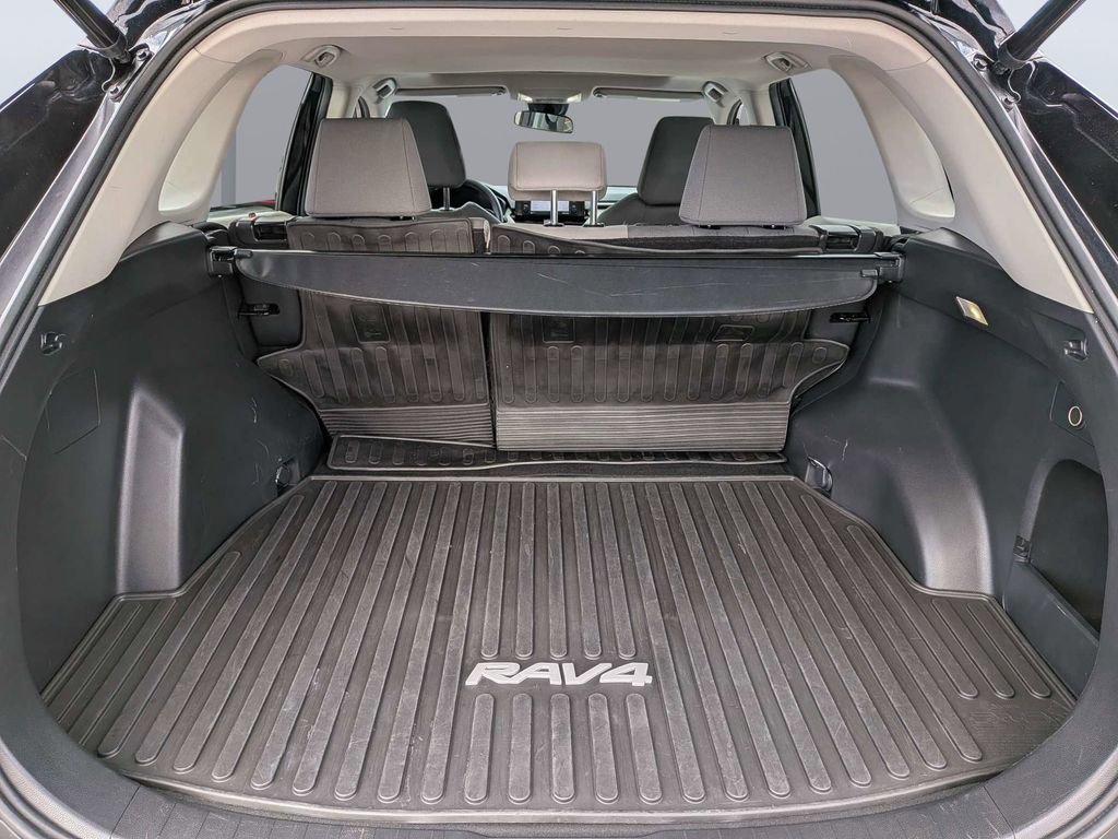 Used 2022 Black Toyota XLE image 19