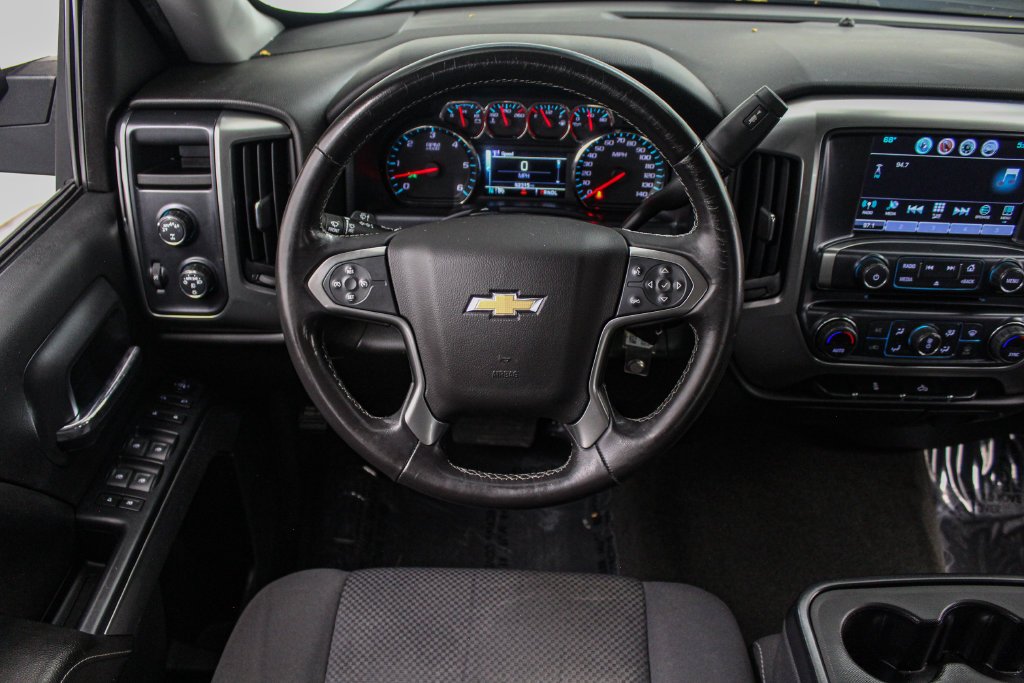 Used 2018 White Chevrolet LT image 22