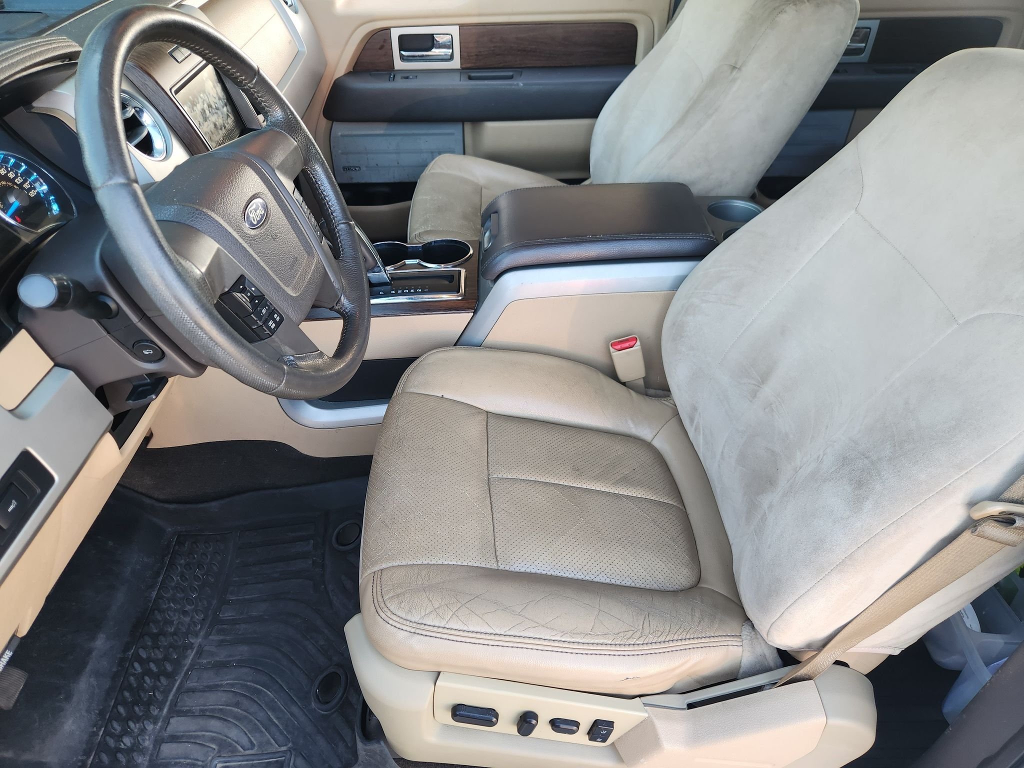 Used 2013 White Platinum Metallic Tri-Coat Ford Lariat image 13