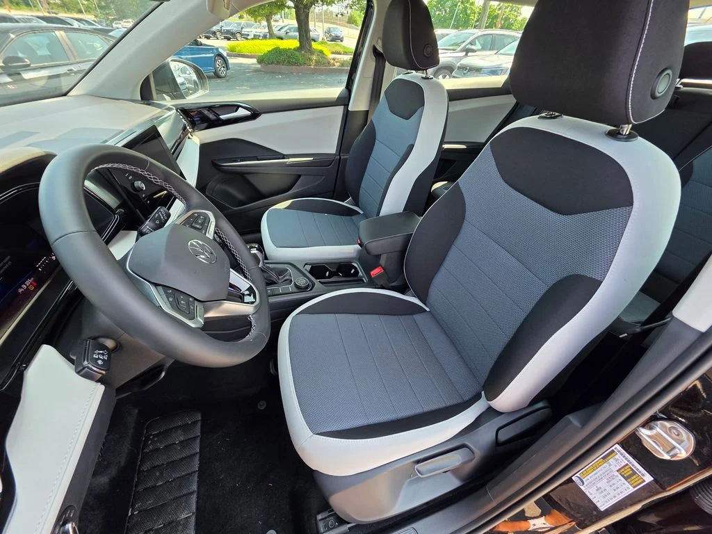 New 2026 Deep Black Pearl Volkswagen 1.5T S image 13