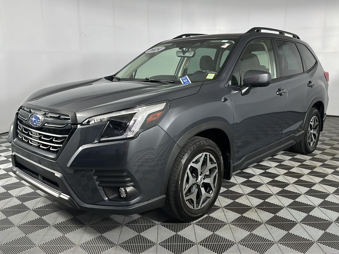 Used 2024 Magnetite Gray Metallic Subaru Premium image 3