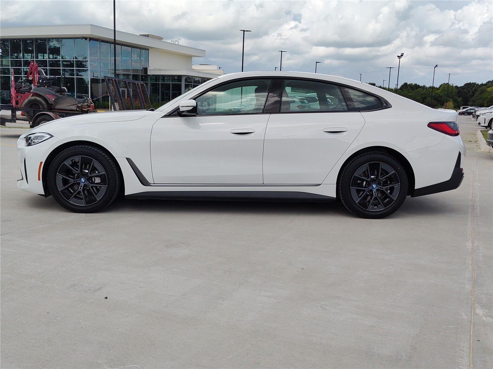 Certified Used 2023 Alpine White BMW eDrive35 image 3