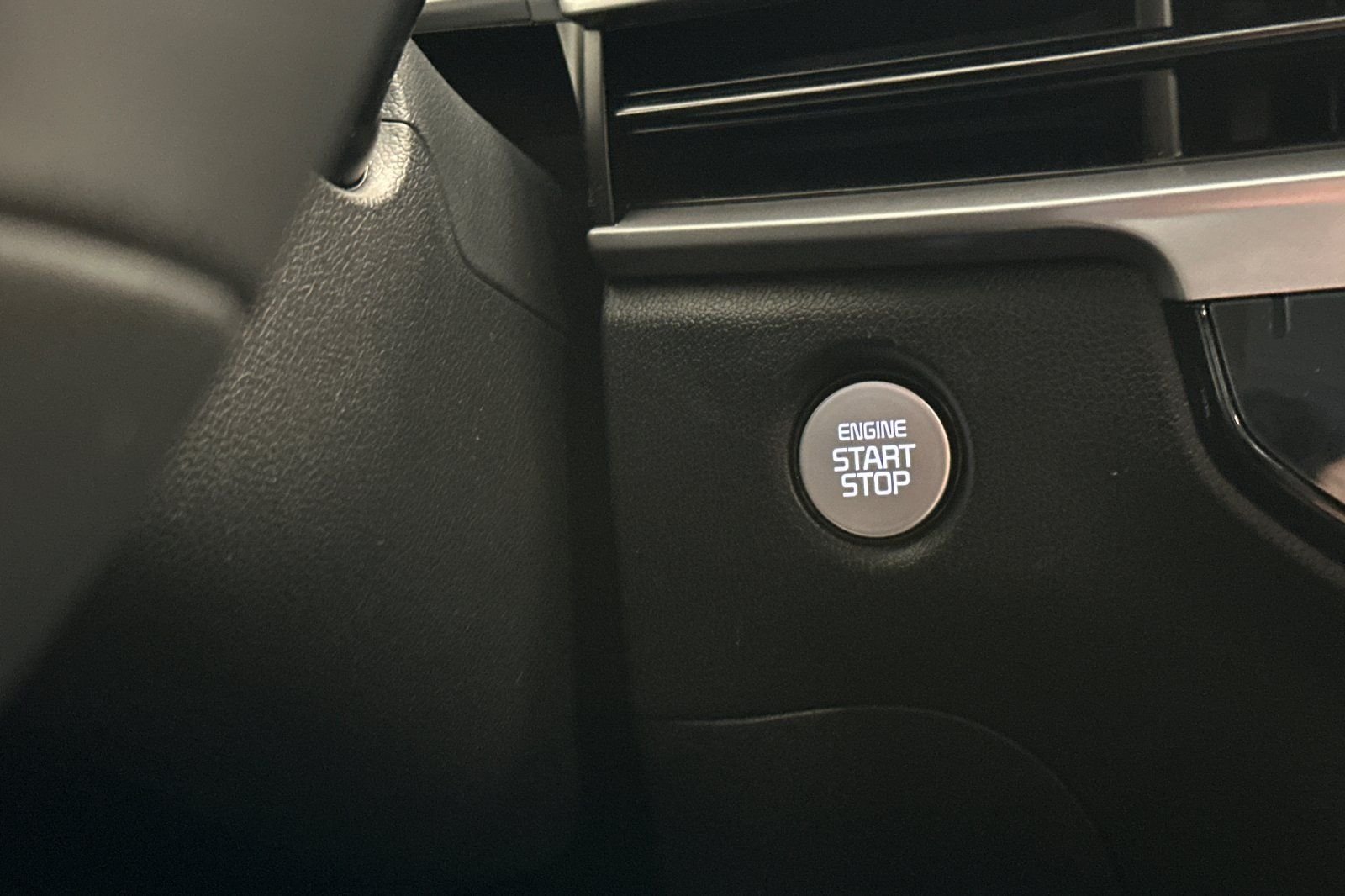 New 2026 Ivory Silver Kia LX image 19