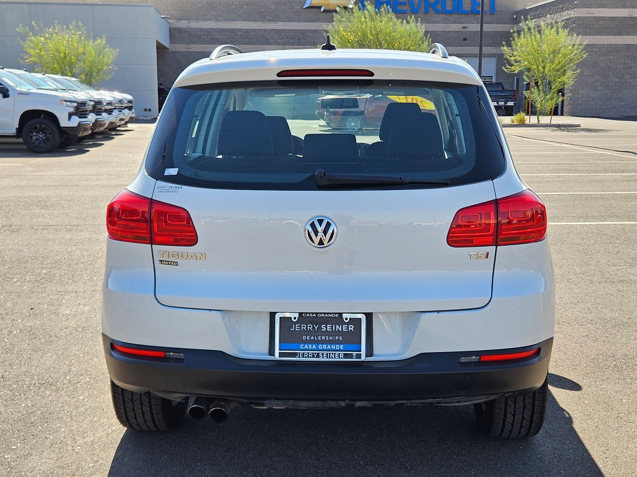 Certified Used 2017 White Volkswagen 2.0T image 4
