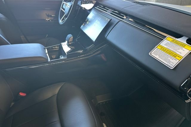 New 2026 Fuji White Land Rover SE image 15