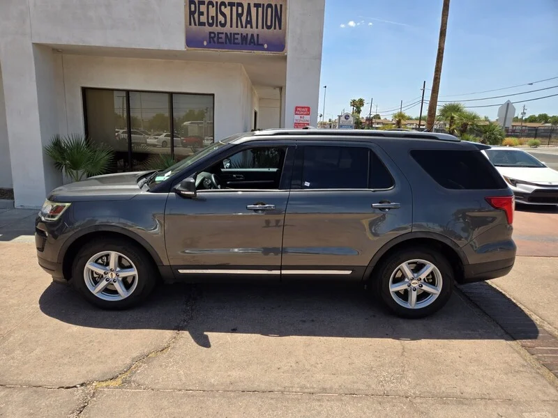 Used 2019 MAGNETIC METALL Ford XLT image 2