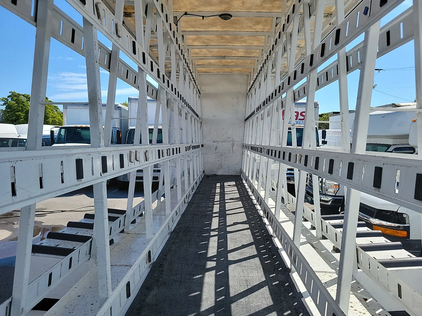 Used 2019 White Freightliner  image 9