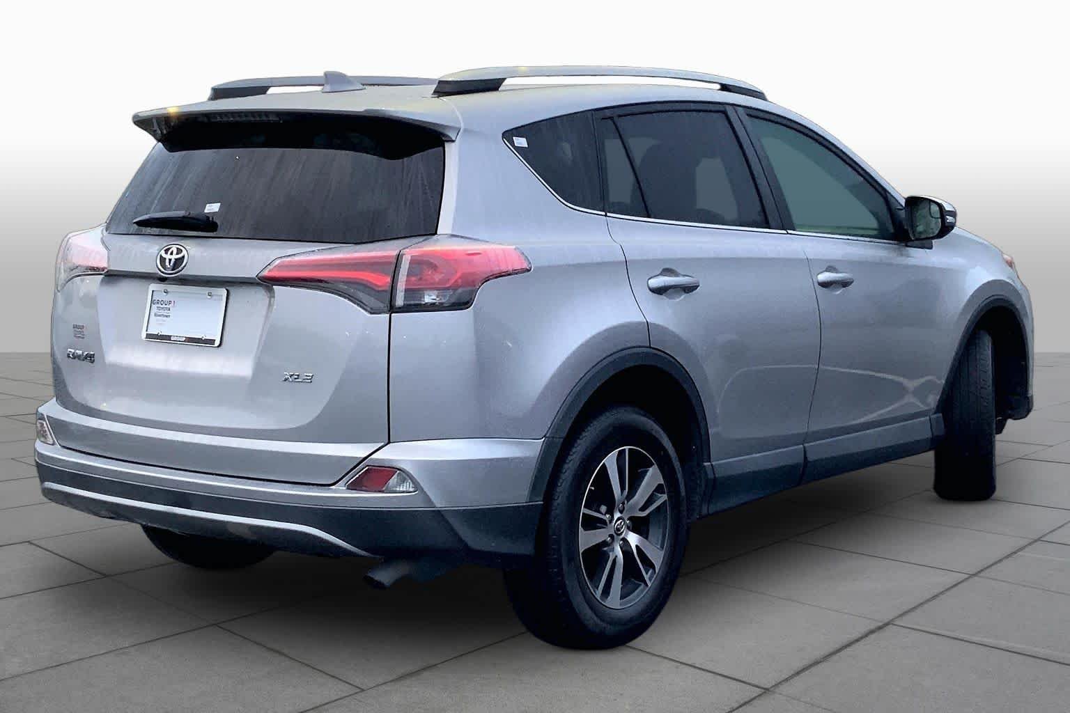 Used 2017 Silver Sky Metallic Toyota XLE image 12