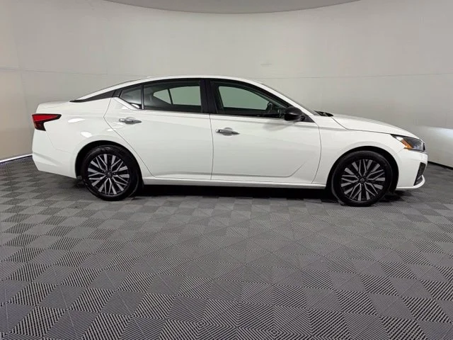 Used 2025 Glacier White Nissan SV image 8