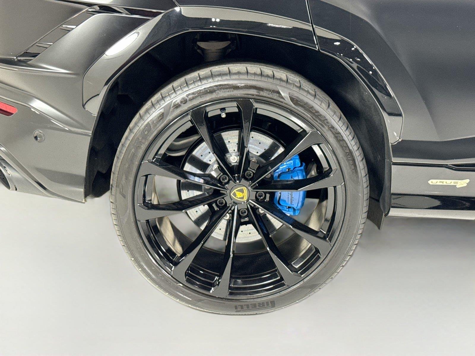 Used 2024 Nero Noctis Metallic Lamborghini S image 45