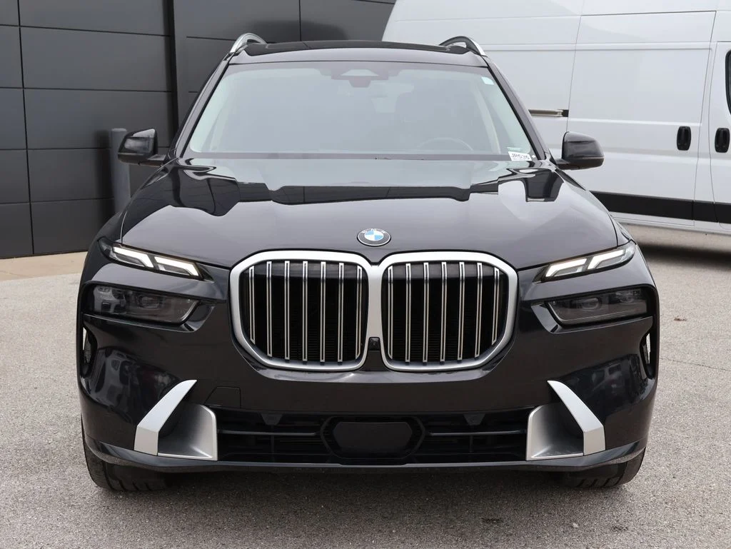 Used 2025 Black BMW xDrive40i image 7